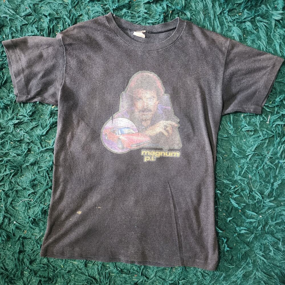 Vintage Magnum P.I. Tom Selleck Ferrari Graphic TV Show T Shirt Medium